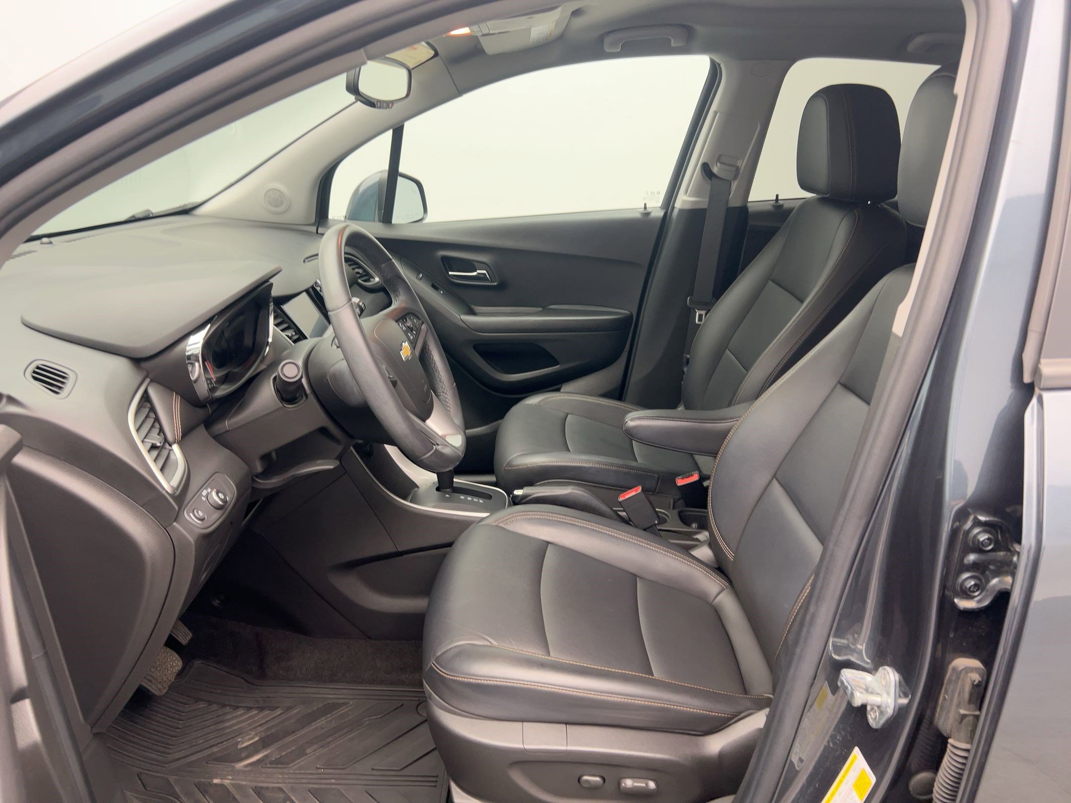 2022 Chevrolet Trax LT photo 5