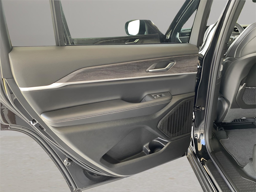 2025 Jeep Grand Cherokee Limited photo 49
