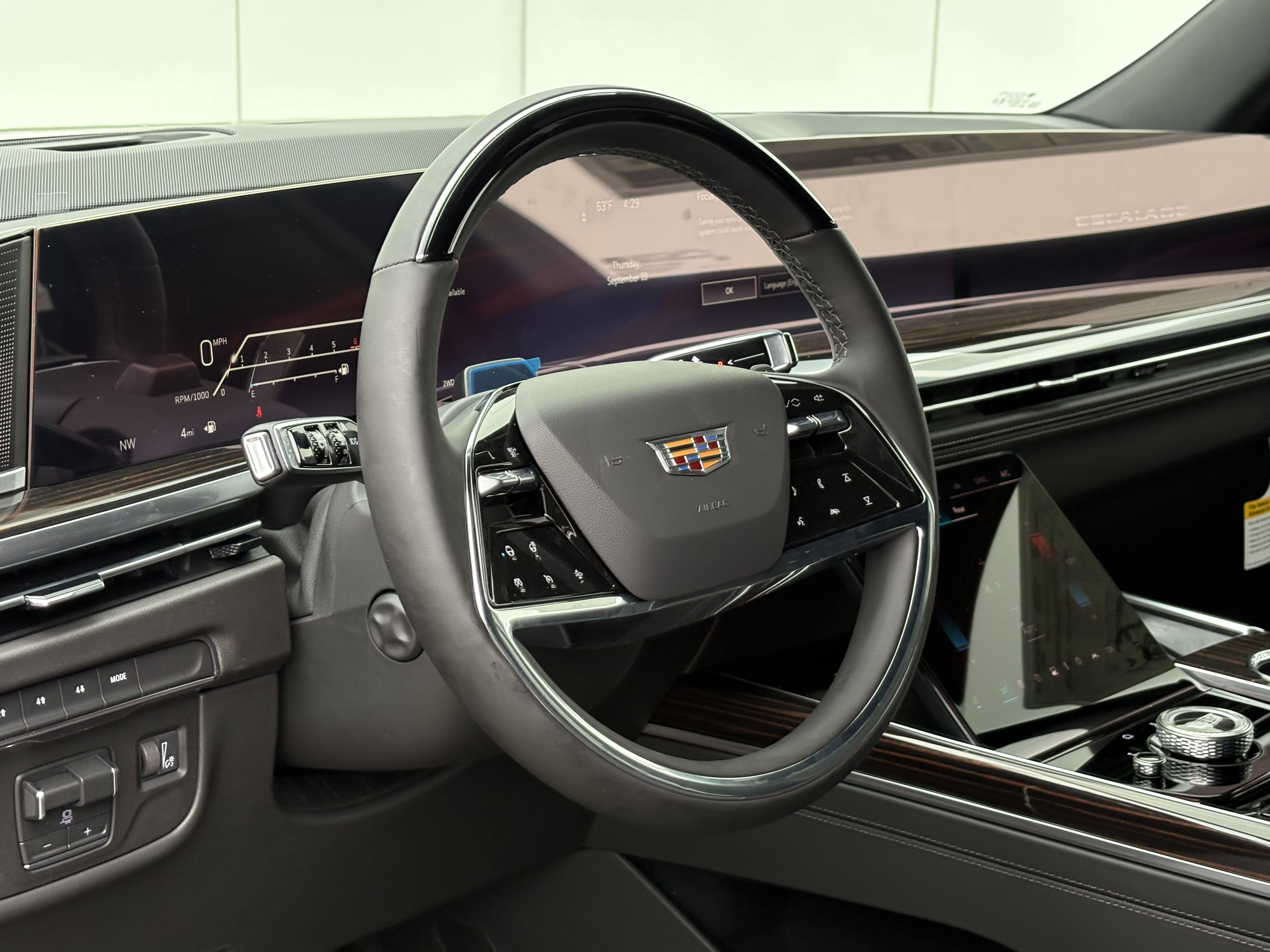 2025 Cadillac Escalade Premium Luxury photo 6