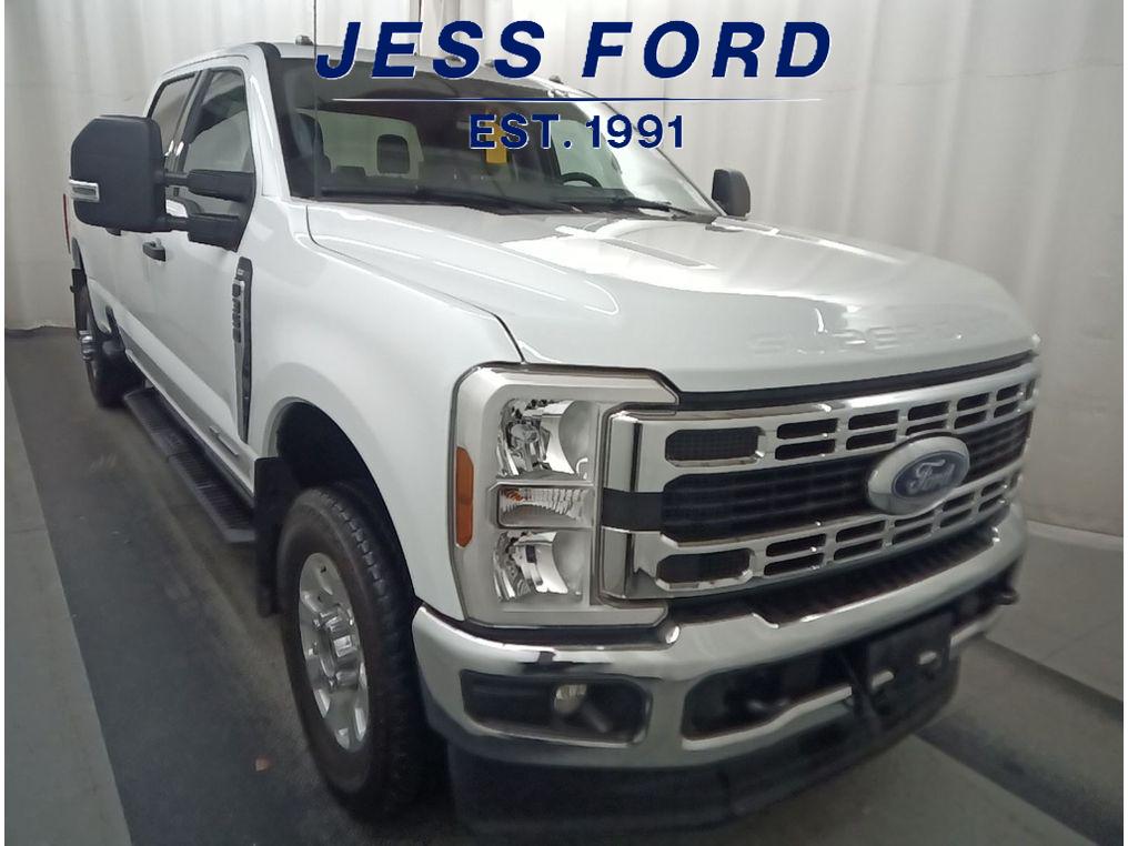 2024 Ford F-350 XLT photo 4