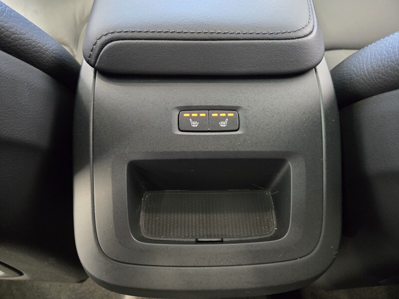 2024 Volvo XC60 B5 Plus photo 13