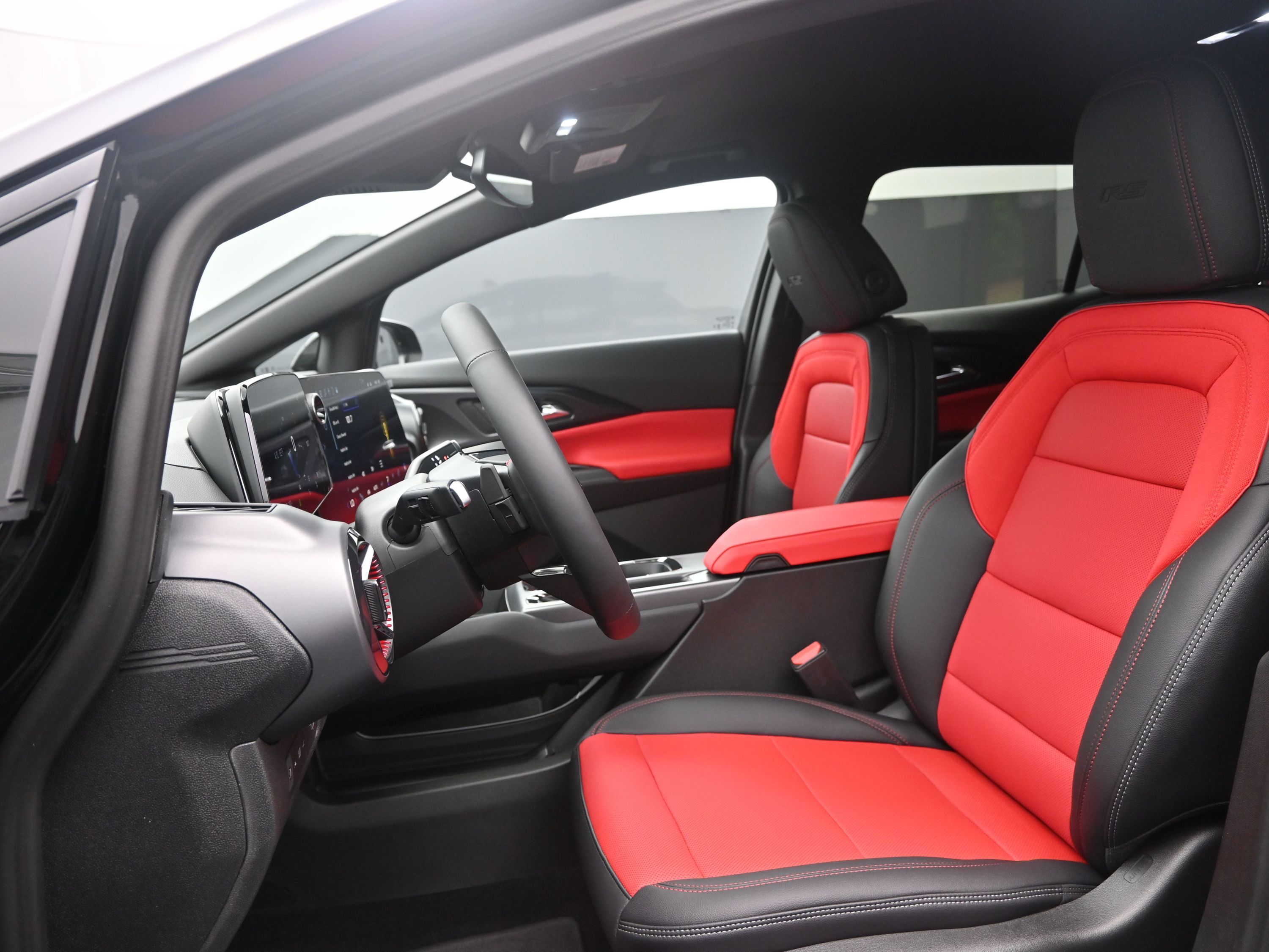 2025 Chevrolet Equinox RS photo 8