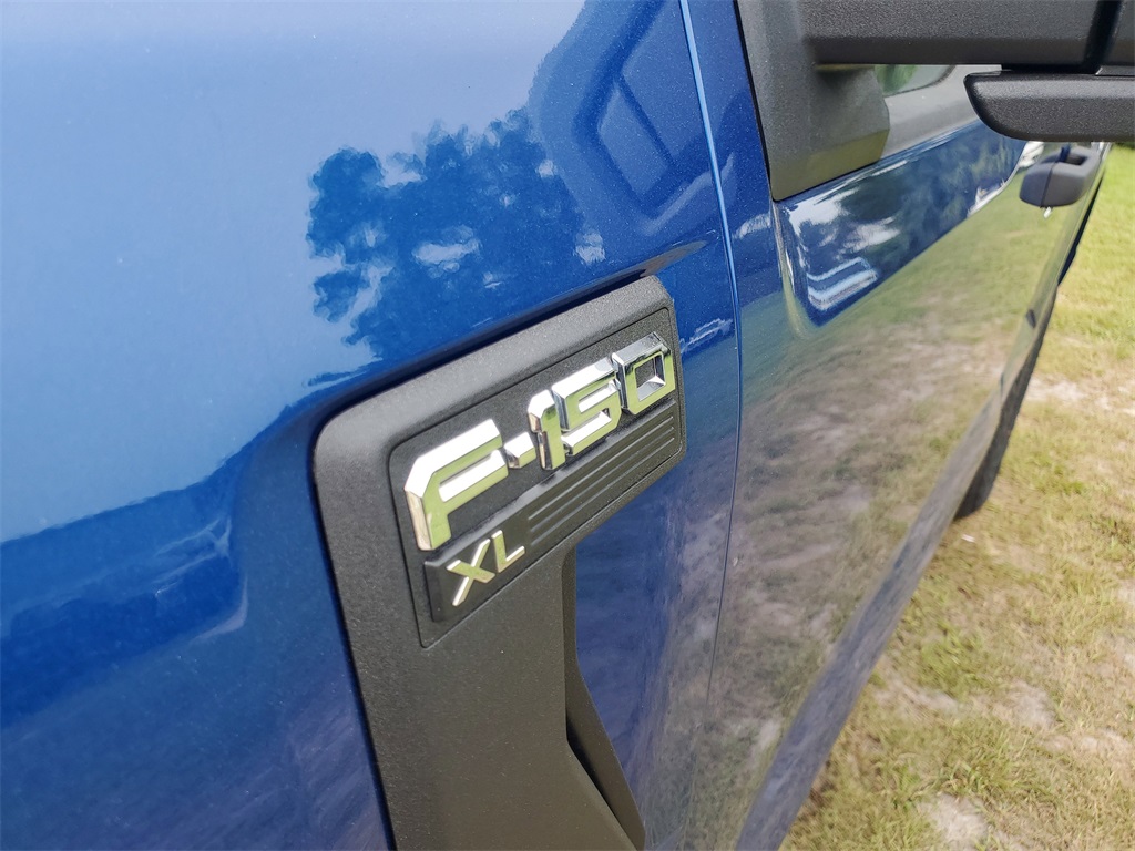 2025 Ford F-150 XL photo 5