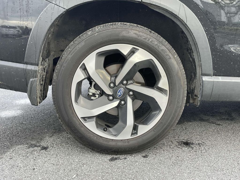 2024 Subaru Forester Touring photo 28