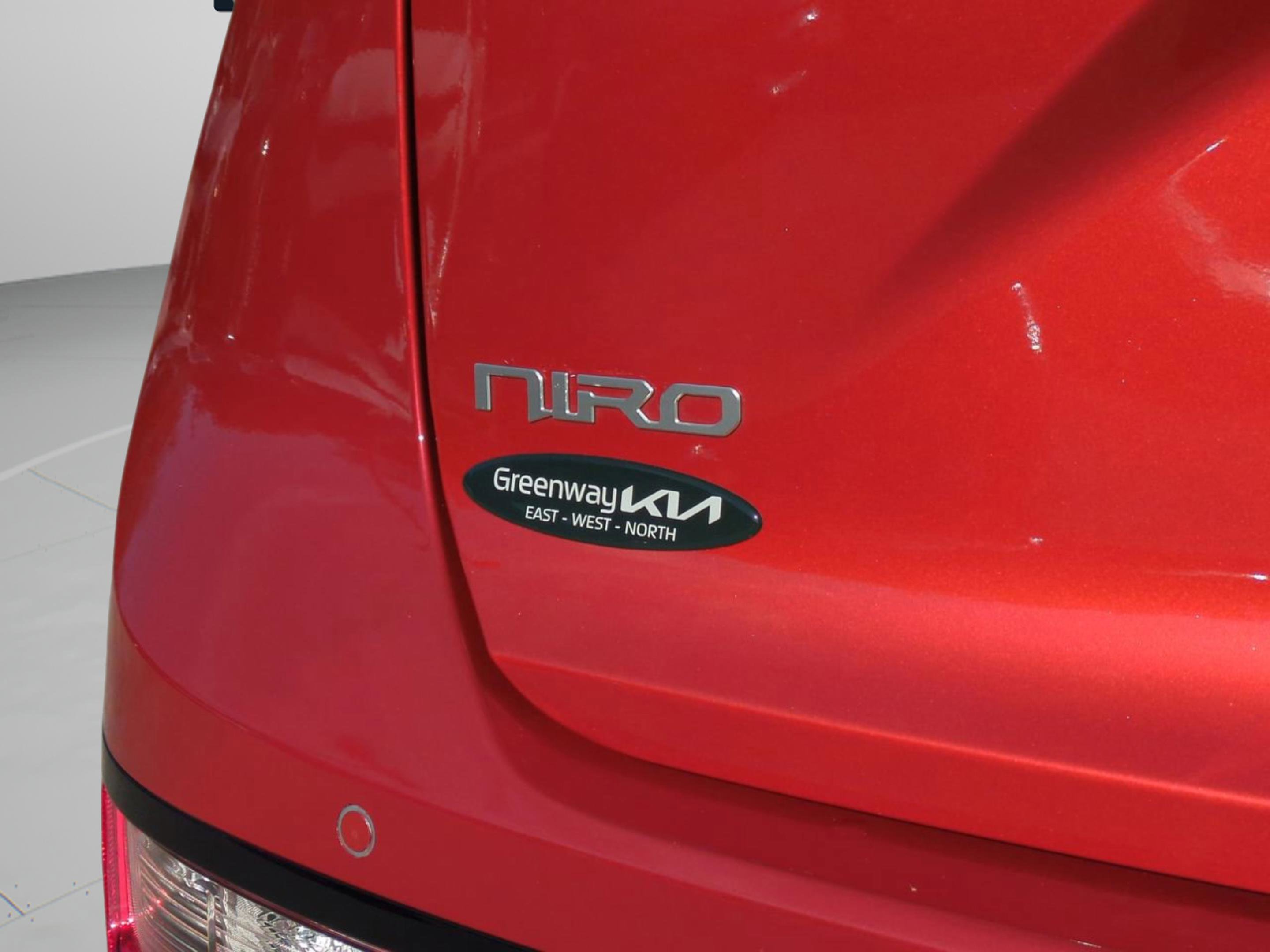 2023 Kia Niro EX Touring photo 12