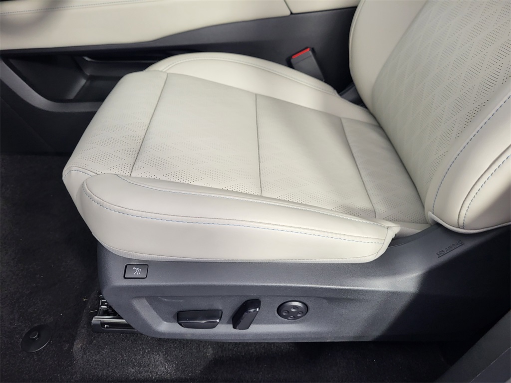 2025 Nissan Murano Platinum photo 13