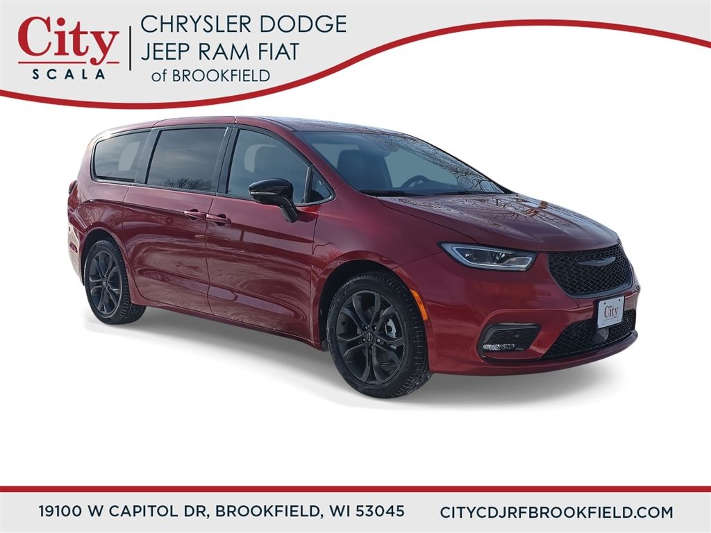 2026 Chrysler Pacifica Select's photo