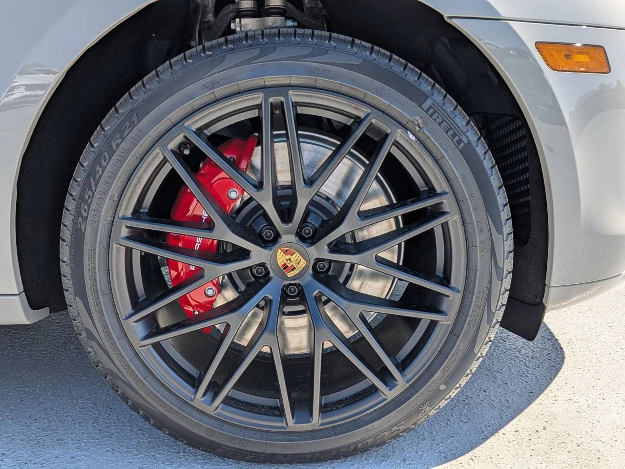 2025 Porsche Macan GTS photo 24