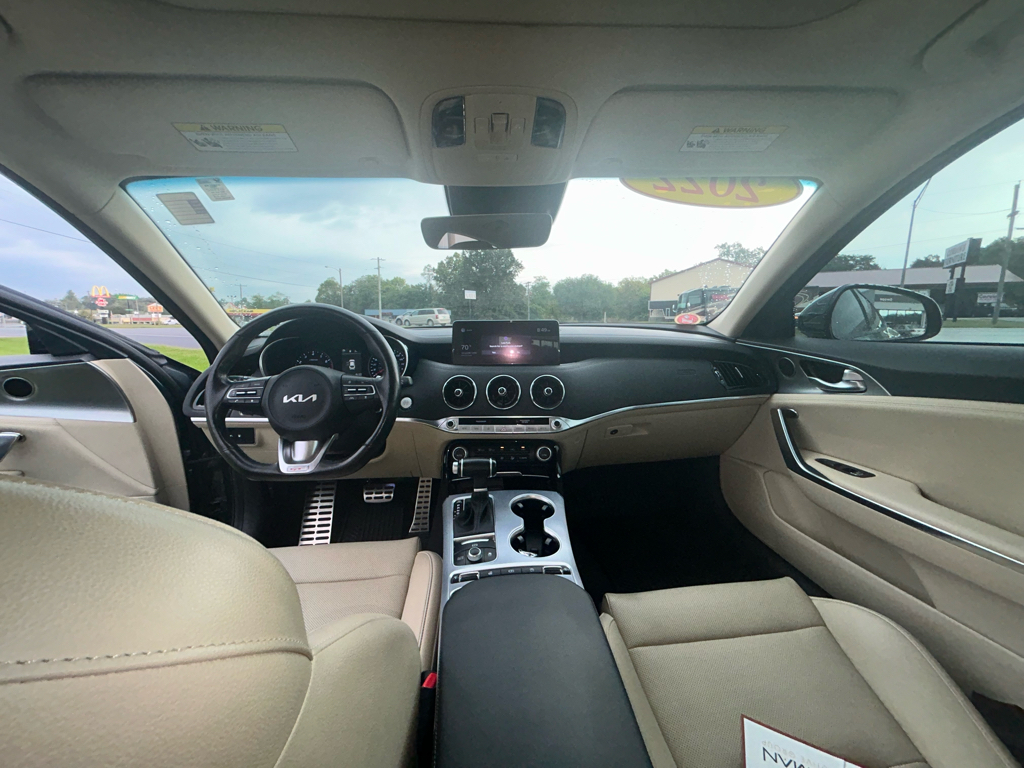 2022 Kia Stinger GT1 photo 10