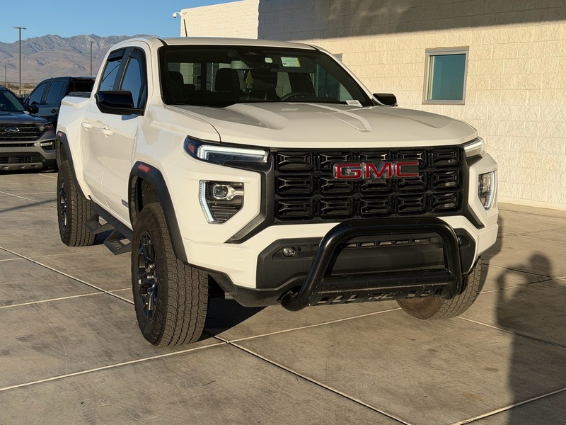 2024 GMC Canyon Elevation's photo