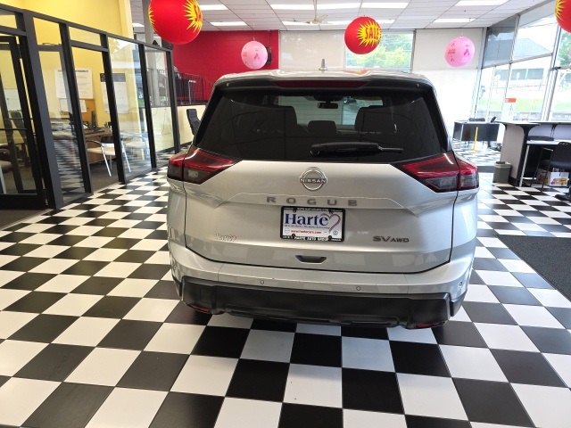 2024 Nissan Rogue SV photo 4