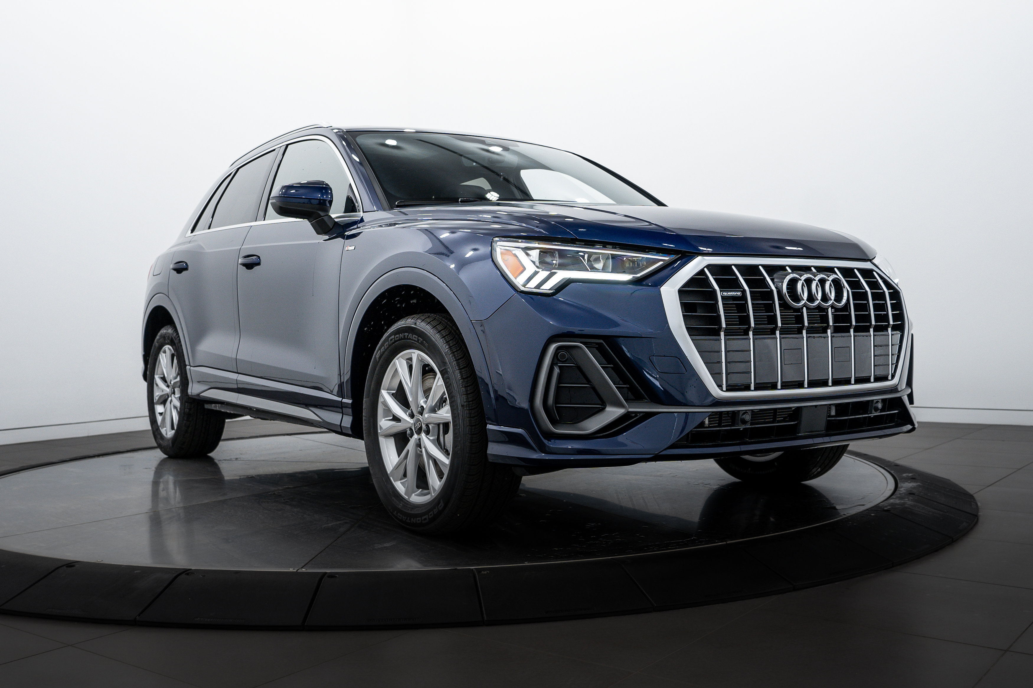2025 Audi Q3 S Line Premium's photo
