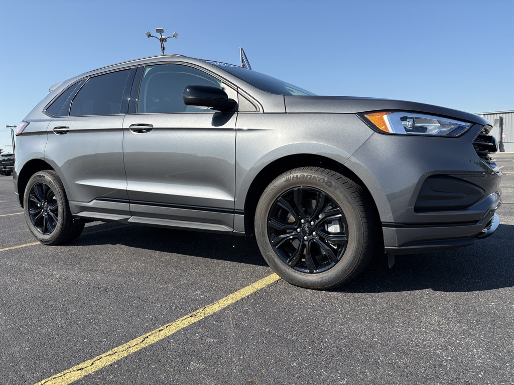 2024 Ford Edge SE photo 3