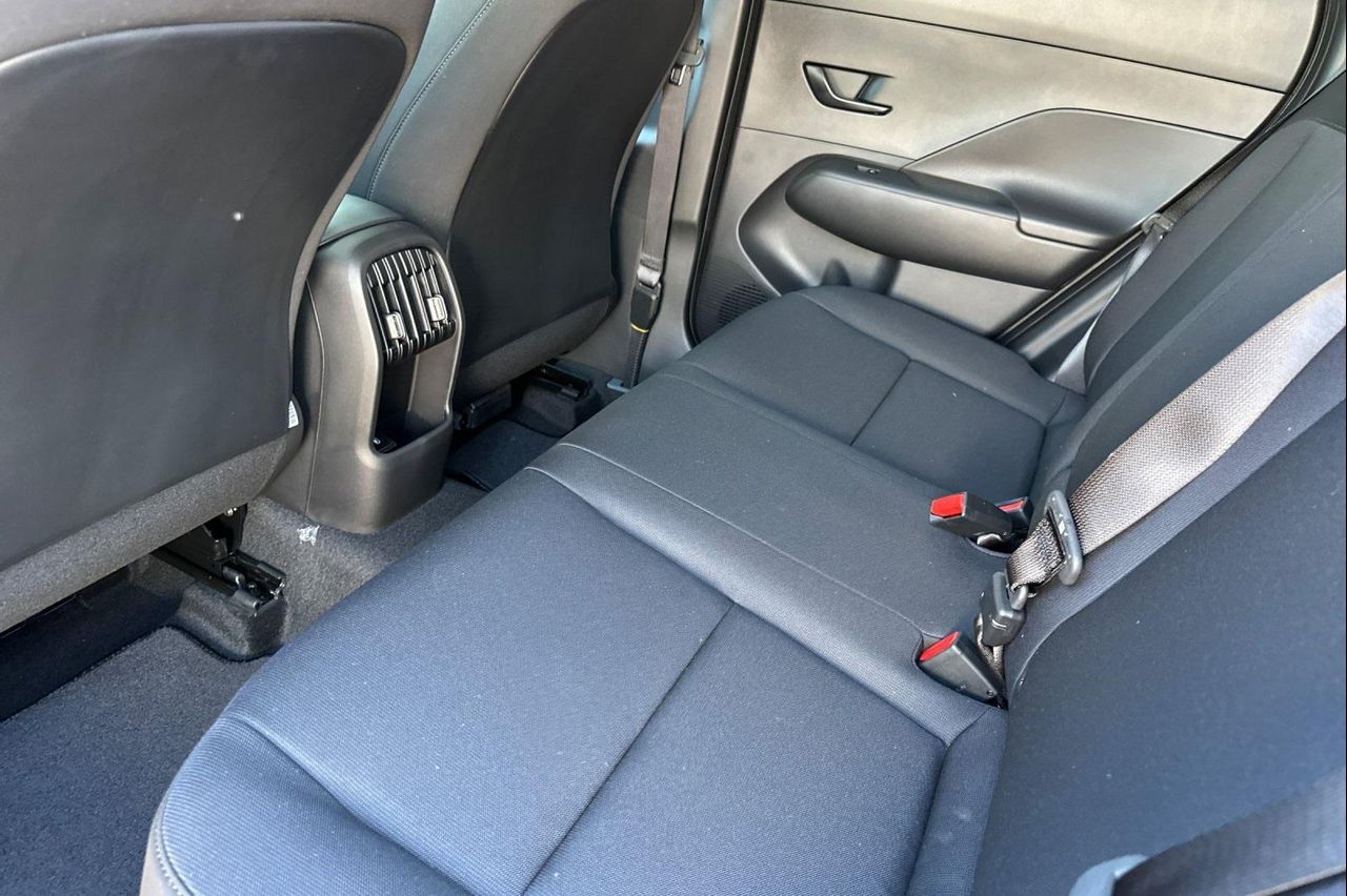 2025 Hyundai Kona SEL photo 13