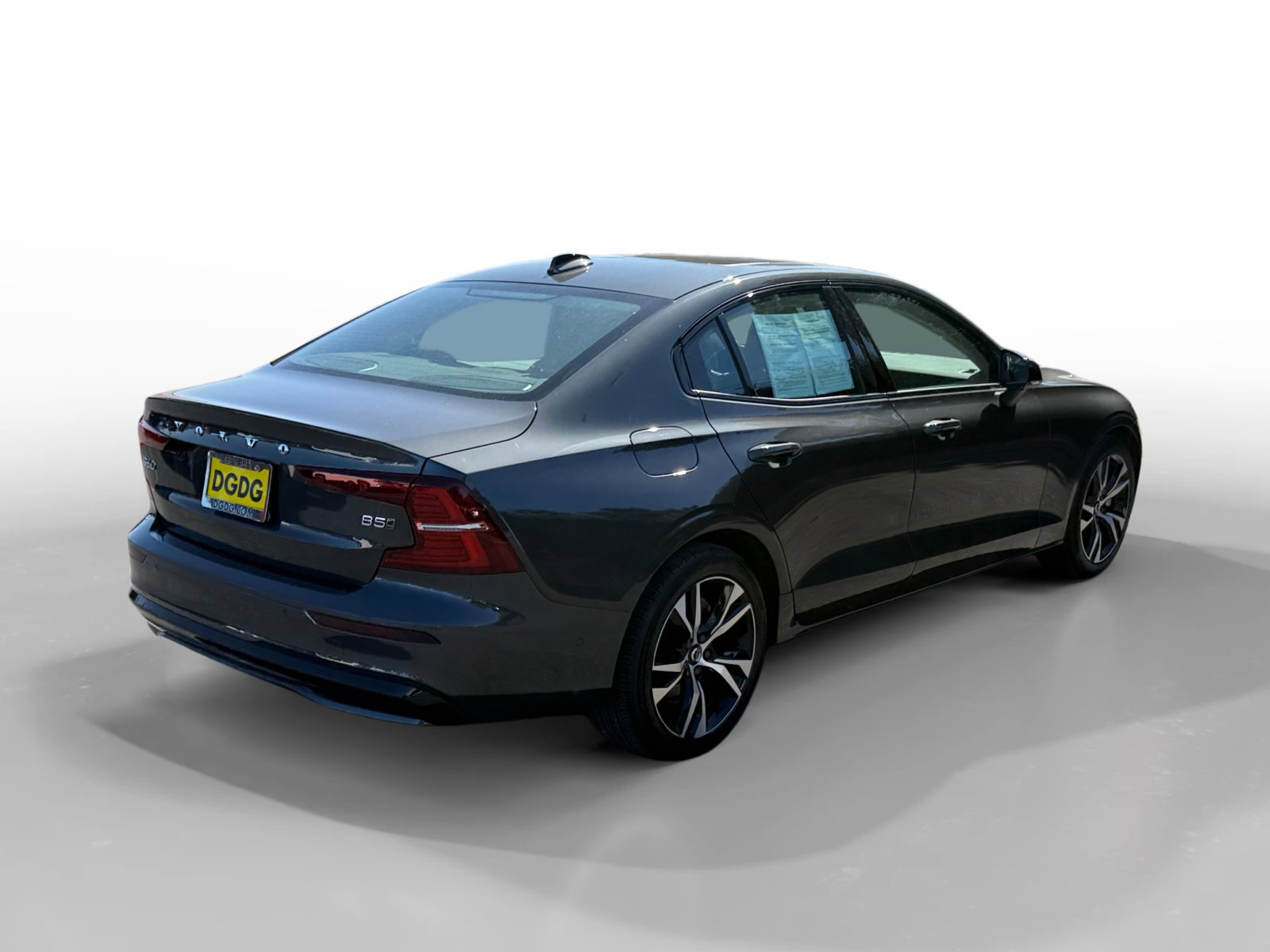 2024 Volvo S60 B5 Plus photo 5