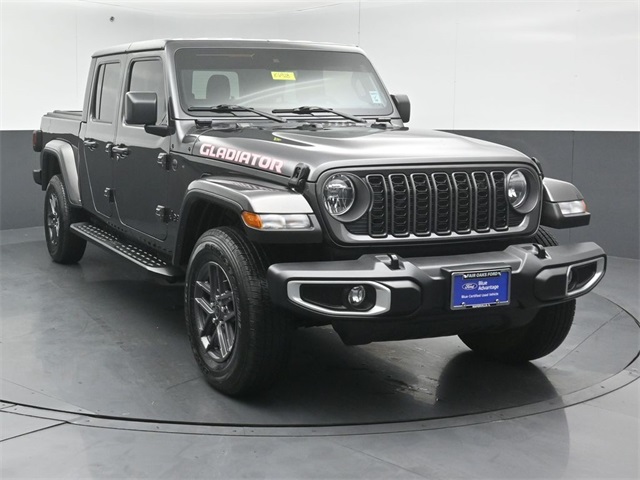 2024 Jeep Gladiator Sport S's photo