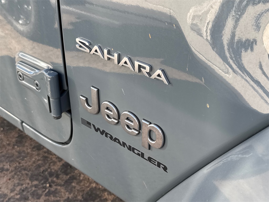 2024 Jeep Wrangler Sahara photo 4