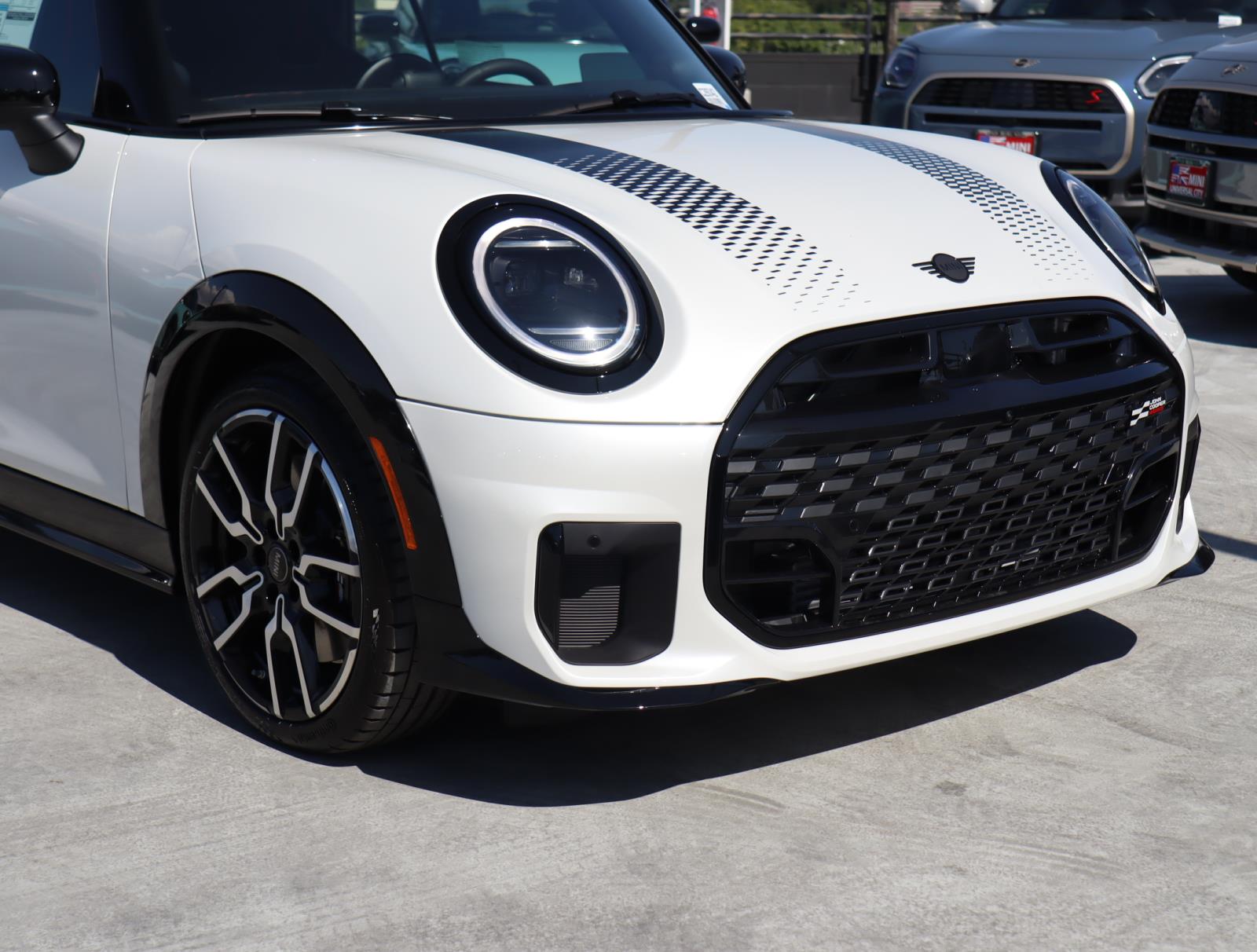 2026 Mini Cooper Convertible Iconic photo 2