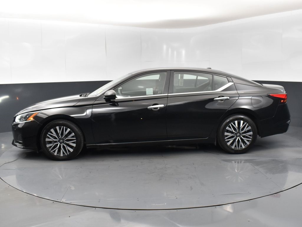 2024 Nissan Altima 2.5 SV photo 3