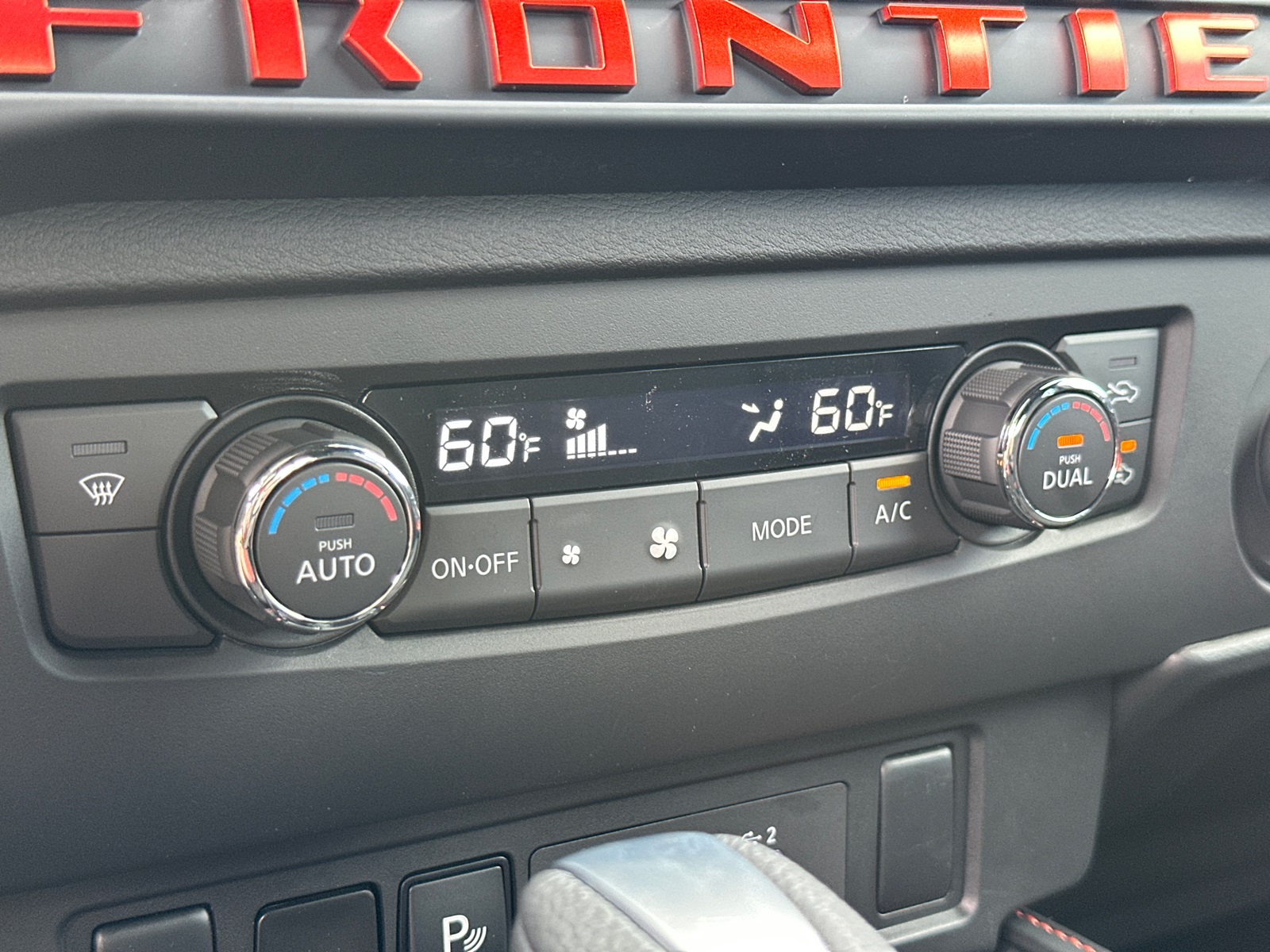 2025 Nissan Frontier PRO-4X photo 30