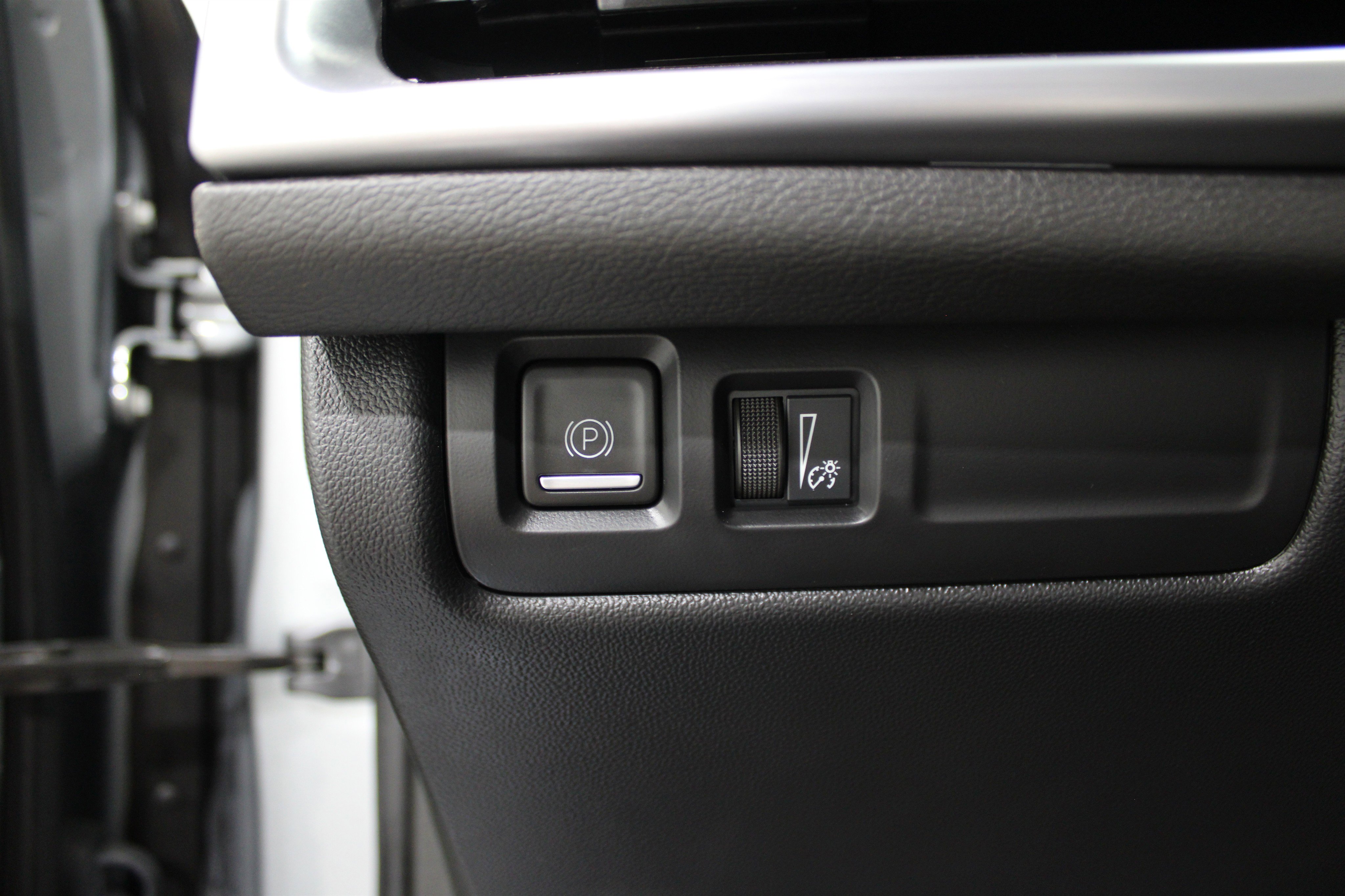 2025 Cadillac XT4 Premium Luxury photo 4