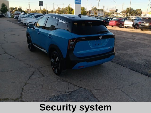 2026 Nissan Kicks SR photo 4