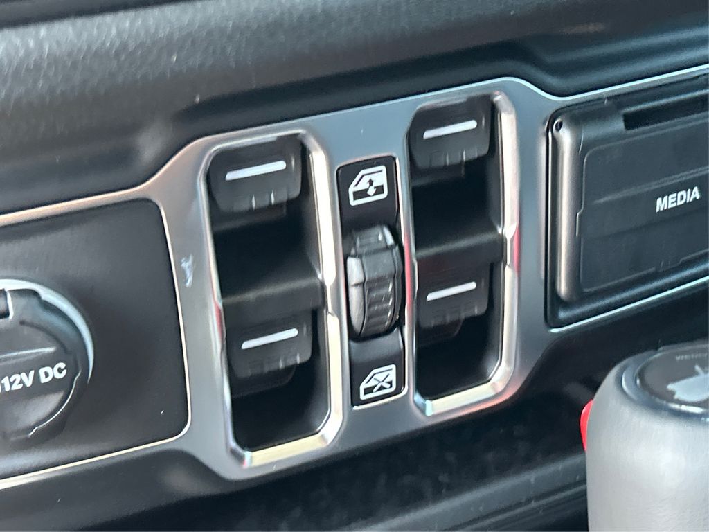 2025 Jeep Wrangler Sport RHD photo 28