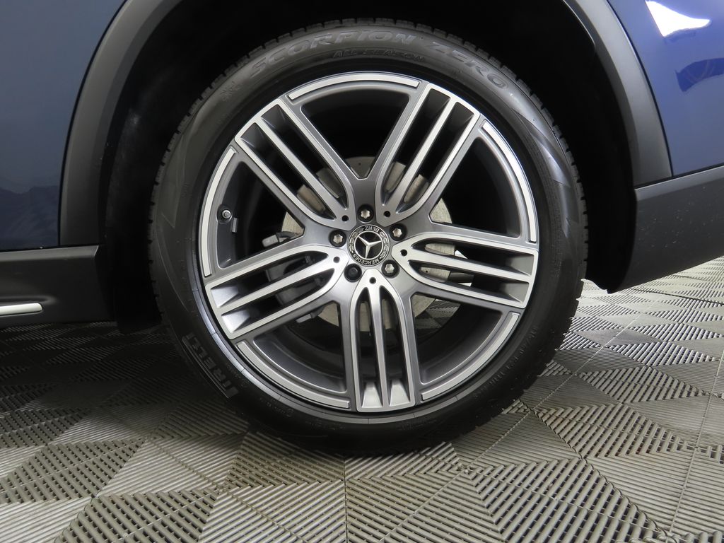 2026 Mercedes Benz GLS 450 4MATIC photo 31