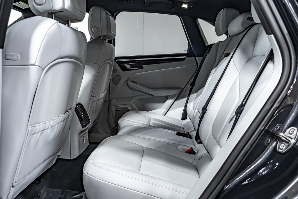 2025 Porsche Macan S photo 18