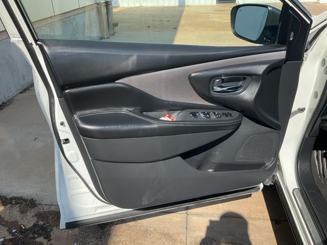 2023 Nissan Murano SV photo 3