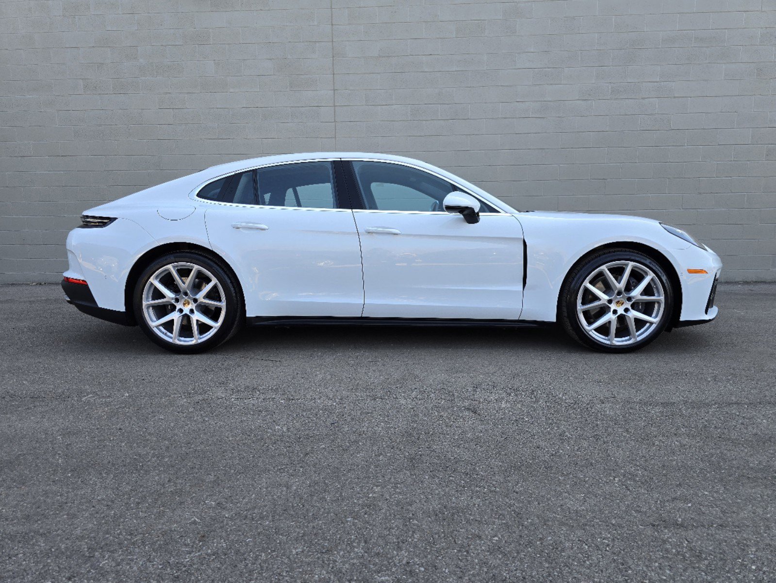 2024 Porsche Panamera 4 photo 11