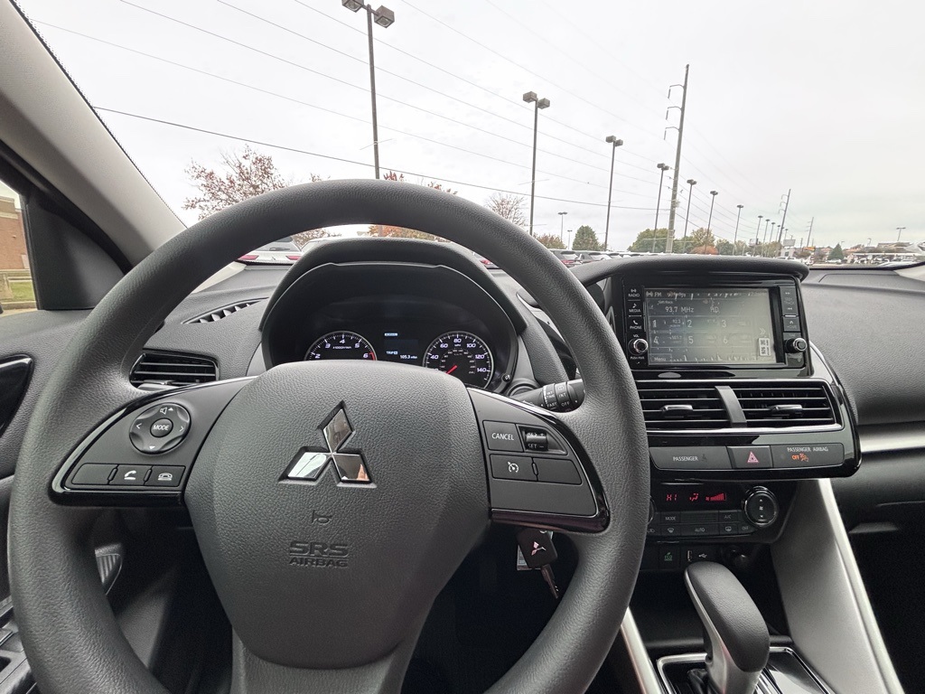 2024 Mitsubishi Eclipse Cross ES photo 26