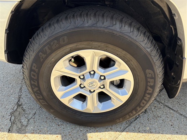 2024 Toyota 4Runner SR5 photo 9