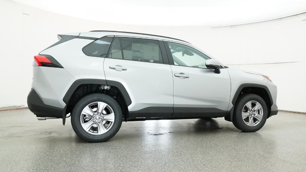 2025 Toyota RAV4 XLE photo 23