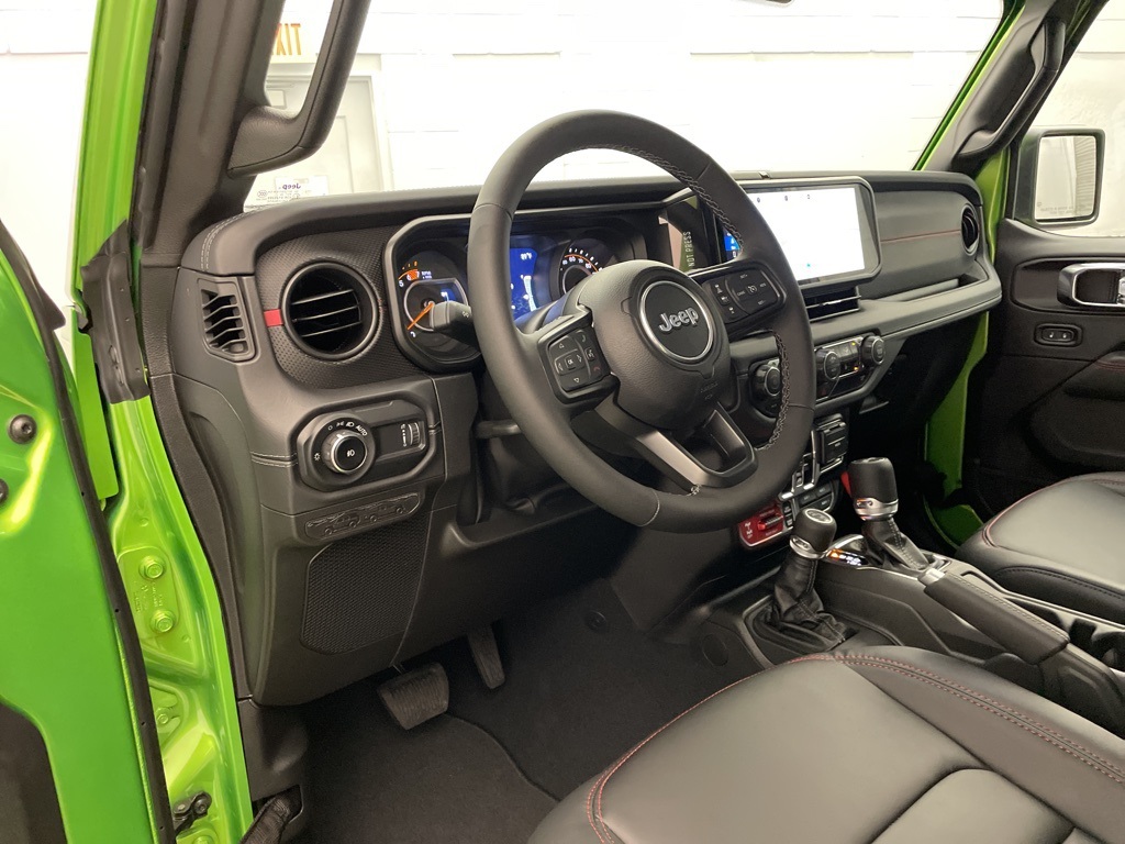 2025 Jeep Wrangler Rubicon photo 12