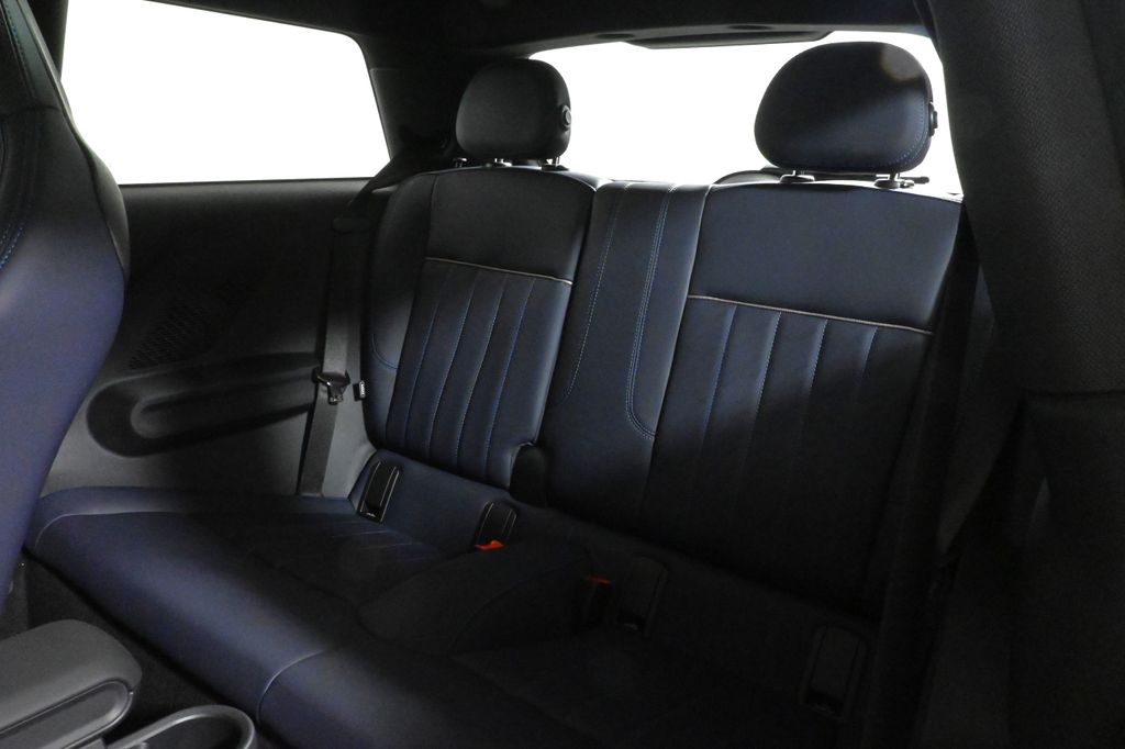 2025 Mini Cooper Hardtop 2 Door photo 3
