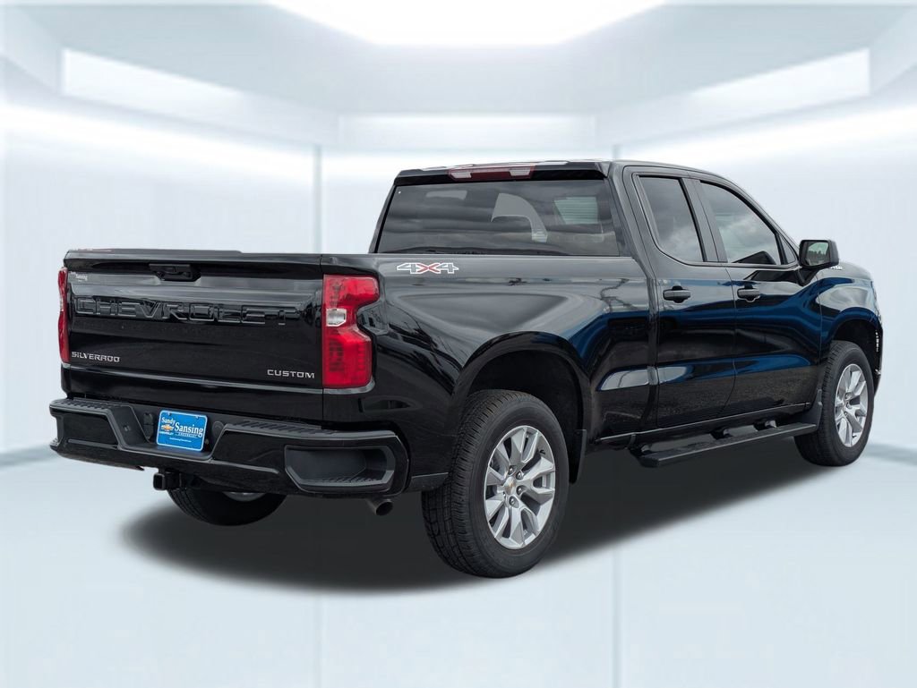 2026 Chevrolet Silverado 1500 Custom photo 4