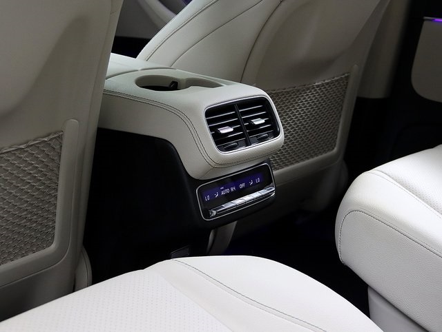 2025 Mercedes Benz GLS 450 4MATIC photo 14