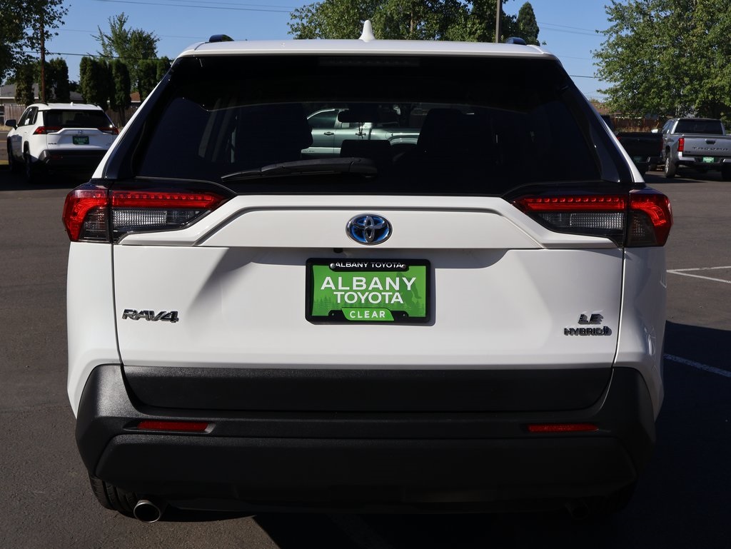 2023 Toyota RAV4 Hybrid LE photo 4
