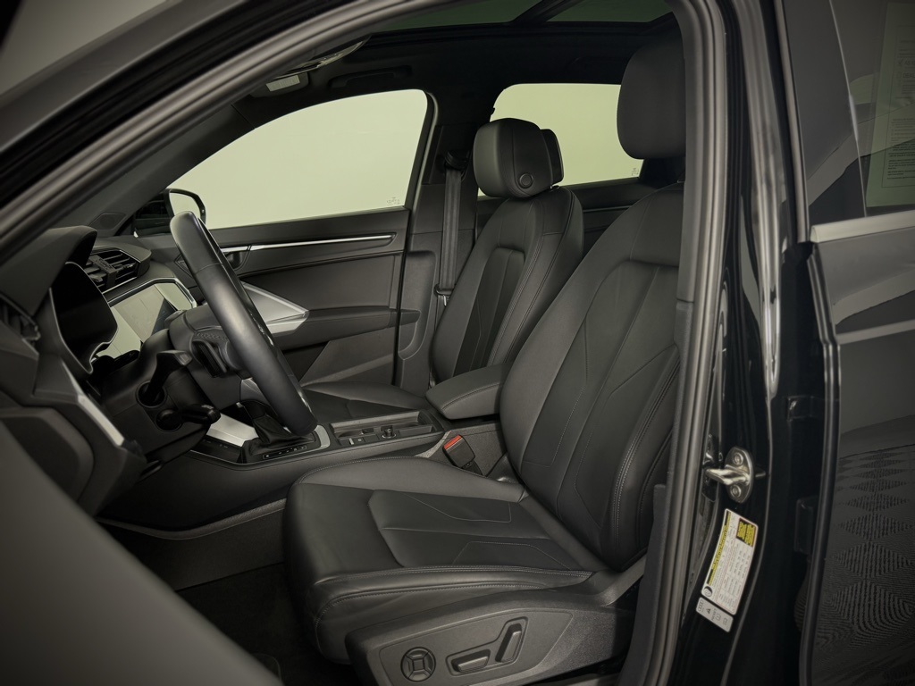 2022 Audi Q3 Premium S line photo 5