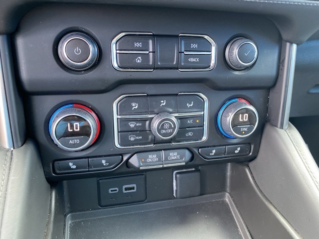 2023 Chevrolet Suburban LT photo 27