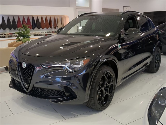 2024 Alfa Romeo Stelvio Quadrifoglio photo 3