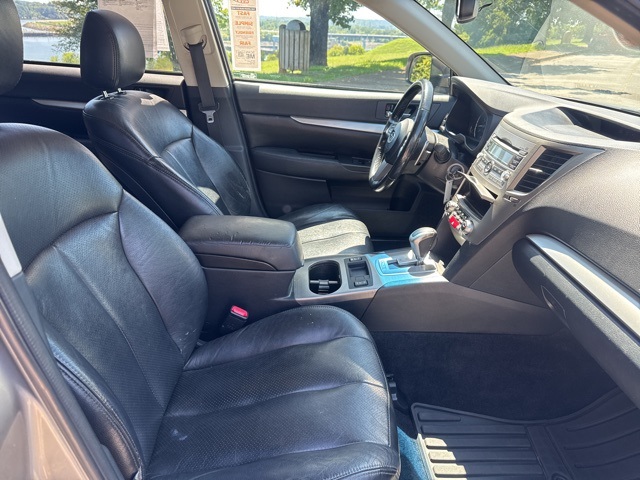 2011 Subaru Outback 2.5i Premium photo 9