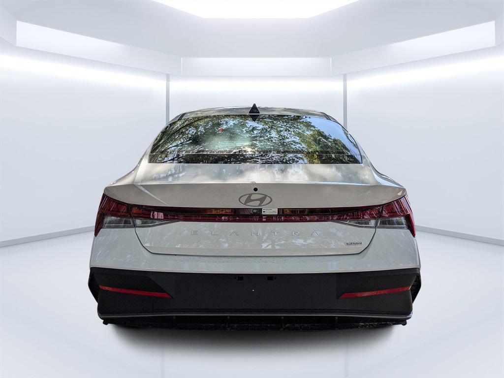 2025 Hyundai Elantra Hybrid Blue photo 4