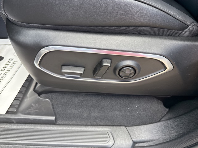 2025 Jeep Wagoneer L Series II Carbide photo 34