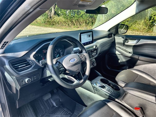 2022 Ford Escape SEL photo 2
