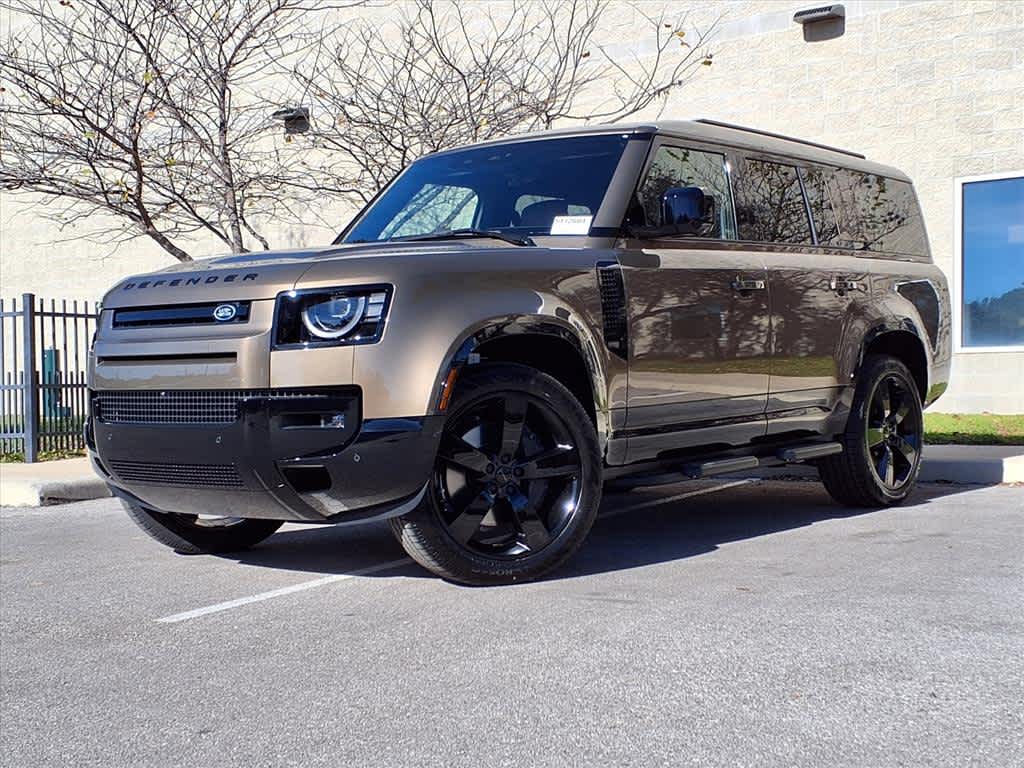 2026 Land Rover Defender X-Dynamic SE's photo