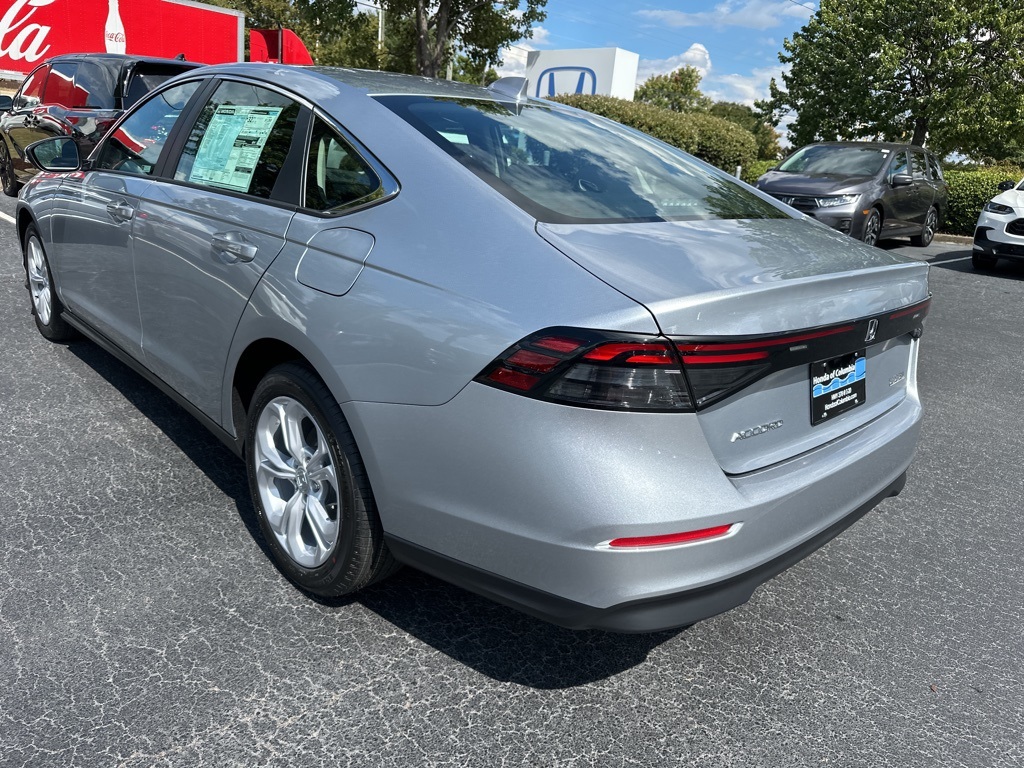 2025 Honda Accord LX photo 5