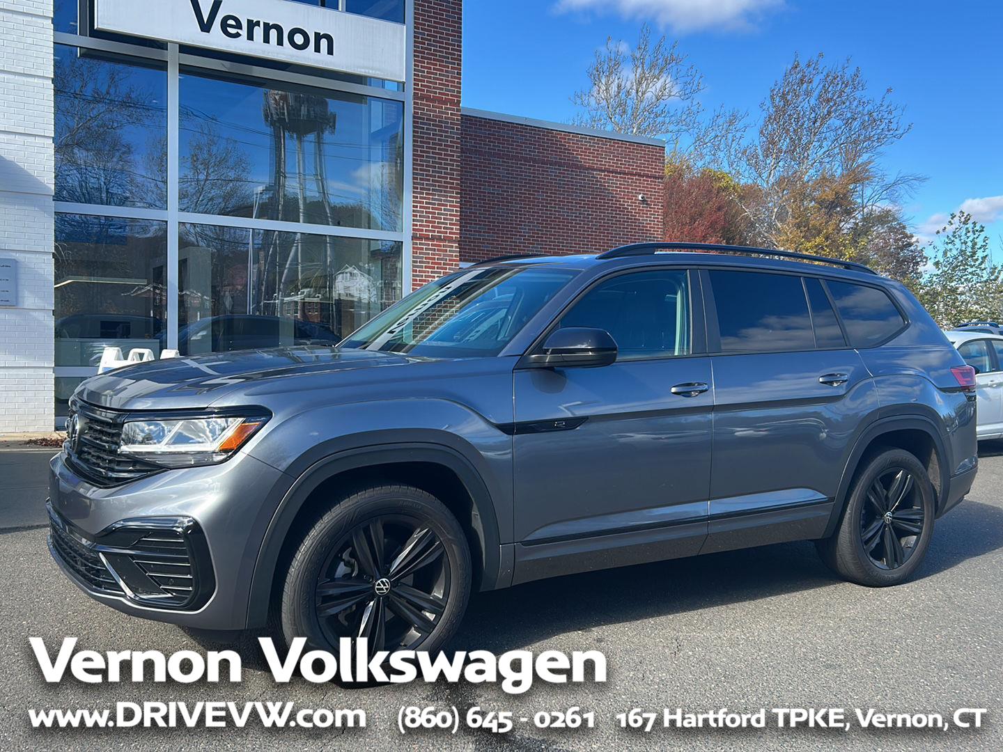2023 Volkswagen Atlas SEL R-Line Black's photo
