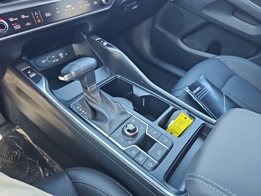 2025 Kia Sorento S photo 12